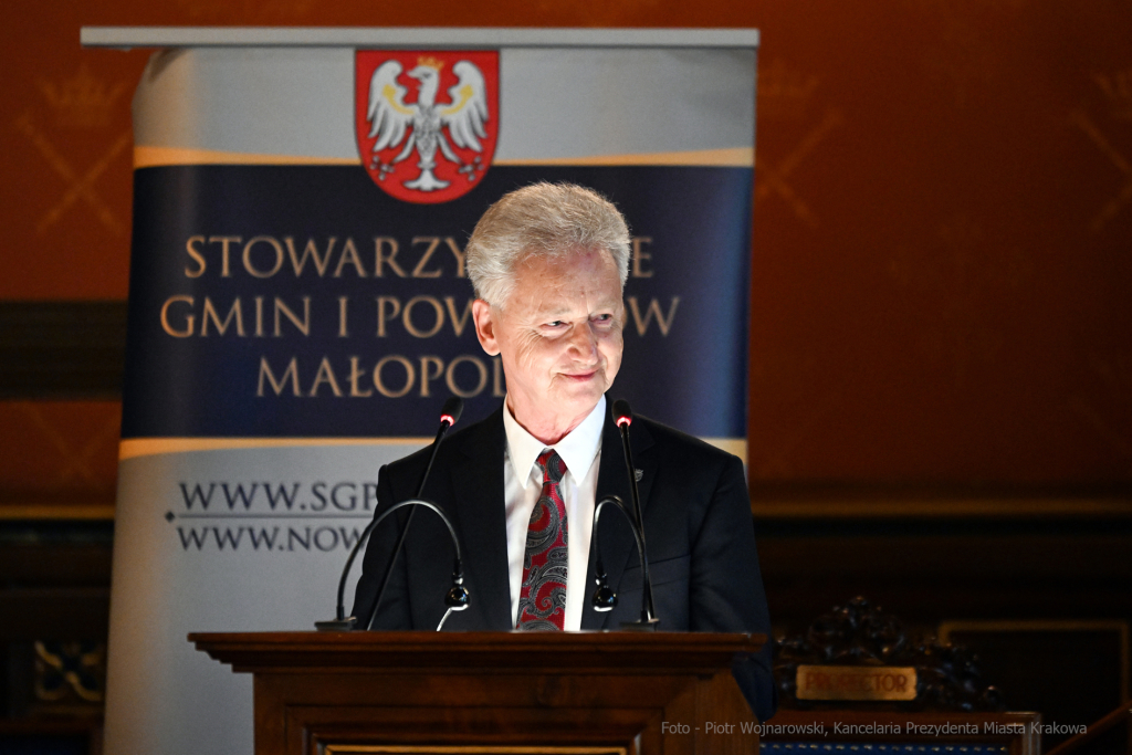 Medal 100-lecia Odzyskania Niepodległości, wręczenie, Majchrowski, Bieniek, Ostrowski, Barczyk, M  Autor: P. Wojnarowski