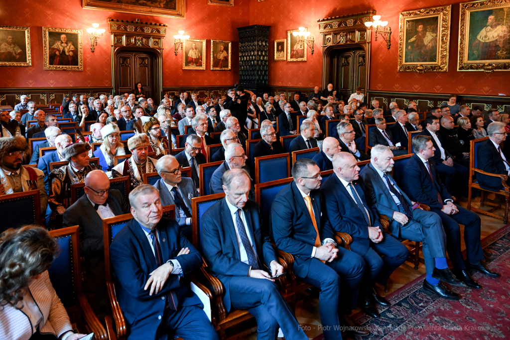 Medal 100-lecia Odzyskania Niepodległości, wręczenie, Majchrowski, Bieniek, Ostrowski, Barczyk, M  Autor: P. Wojnarowski