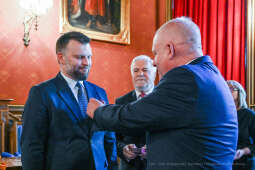 Medal 100-lecia Odzyskania Niepodległości, wręczenie, Majchrowski, Bieniek, Ostrowski, Barczyk, M