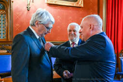 Medal 100-lecia Odzyskania Niepodległości, wręczenie, Majchrowski, Bieniek, Ostrowski, Barczyk, M