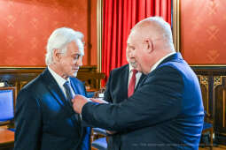 Medal 100-lecia Odzyskania Niepodległości, wręczenie, Majchrowski, Bieniek, Ostrowski, Barczyk, M