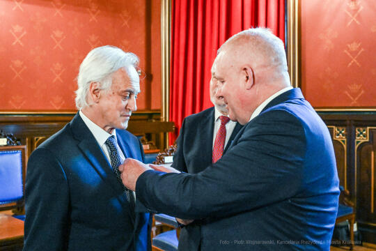 Medal 100-lecia Odzyskania Niepodległości, wręczenie, Majchrowski, Bieniek, Ostrowski, Barczyk, M