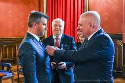 Medal 100-lecia Odzyskania Niepodległości, wręczenie, Majchrowski, Bieniek, Ostrowski, Barczyk, M