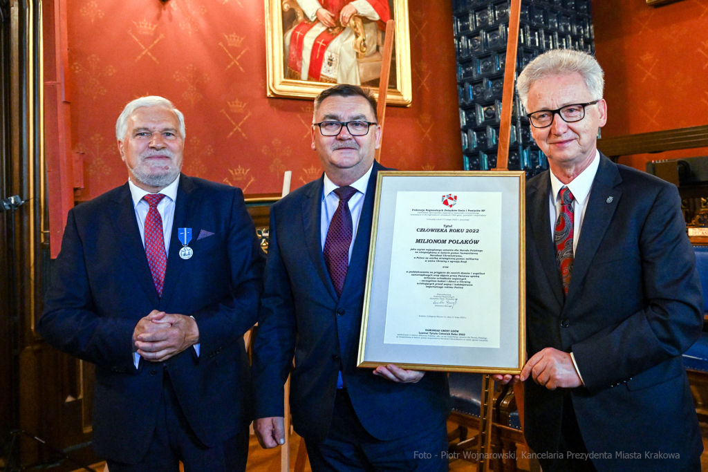 Medal 100-lecia Odzyskania Niepodległości, wręczenie, Majchrowski, Bieniek, Ostrowski, Barczyk, M  Autor: P. Wojnarowski