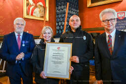 Medal 100-lecia Odzyskania Niepodległości, wręczenie, Majchrowski, Bieniek, Ostrowski, Barczyk, M