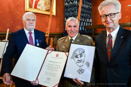 Medal 100-lecia Odzyskania Niepodległości, wręczenie, Majchrowski, Bieniek, Ostrowski, Barczyk, M