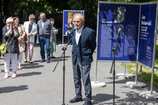 bs-230612-img_6946.jpg-Wystawa, Bukowski, Planty