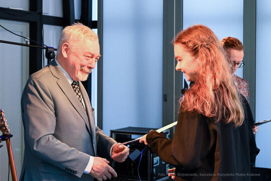 dsc_2186.jpg-stypendia, twórcze, artyści, KTO, Majchrowski, uroczystość, wręczenie