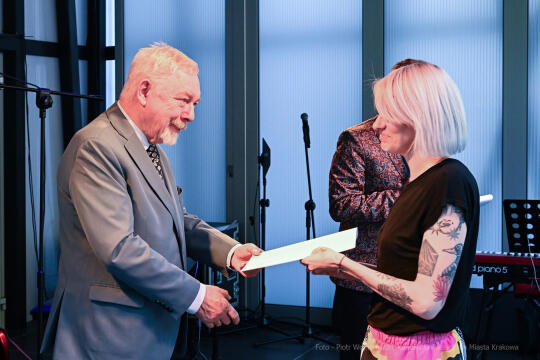 dsc_2403.jpg-stypendia, twórcze, artyści, KTO, Majchrowski, uroczystość, wręczenie