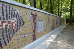 Mozaiki autorstwa Heleny i Romana Hussarskich w krakowskim zoo