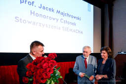 umk_4687.jpg-Augustyński, film, Siemacha, statuetka, Franciszek, Majchrowski