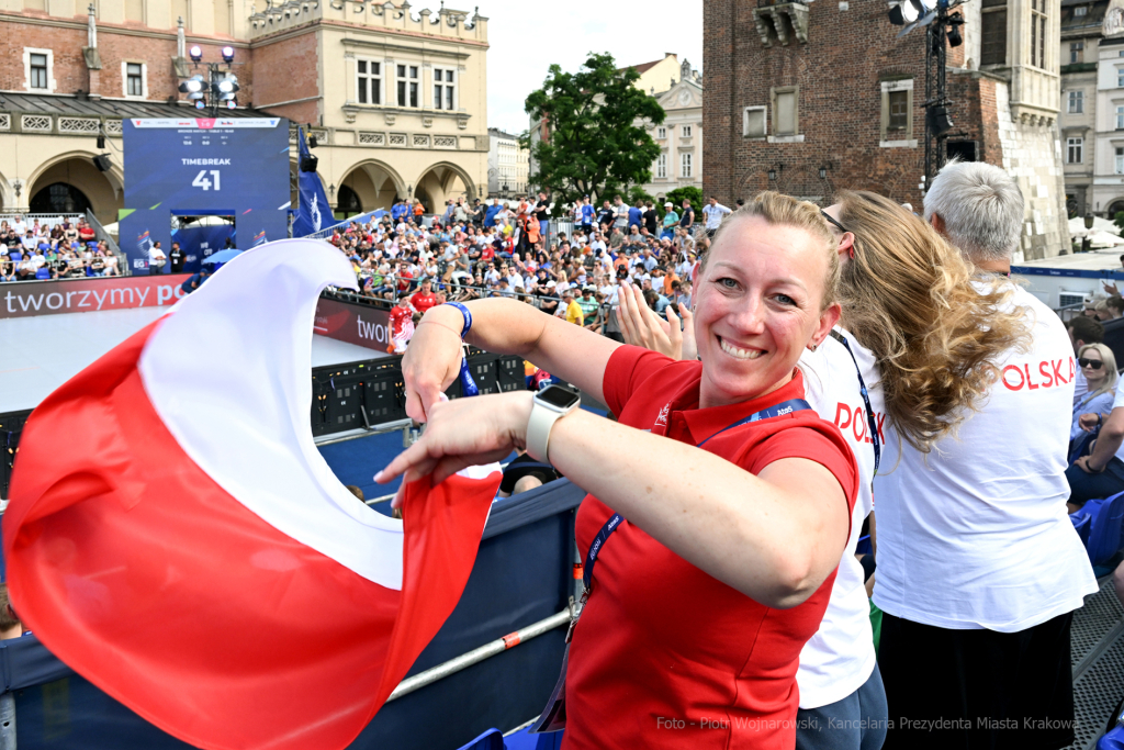 umk_0806.jpg-Teqball, Rynek Główny, Kraków, Igrzyska, Europejskie, Kozioł, finał, finały  Autor: P. Wojnarowski