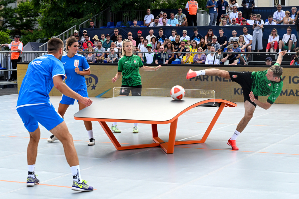 umk_2015.jpg-Teqball, Rynek Główny, Kraków, Igrzyska, Europejskie, Kozioł, finał, finały  Autor: P. Wojnarowski