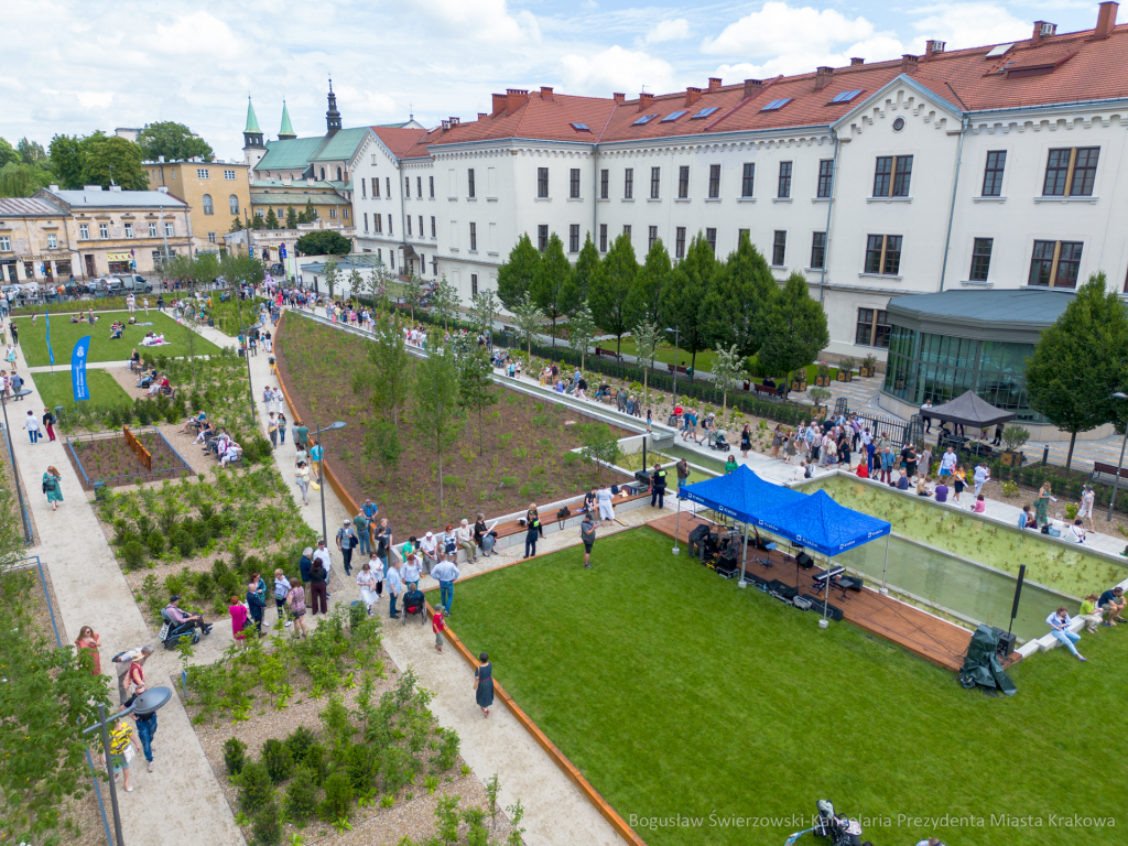 bs-230702-dji_0009.jpg-Park, Szymborska  Autor: B. Świerzowski