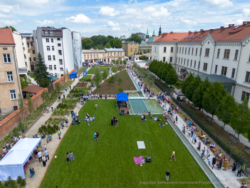 bs-230702-dji_0018.jpg-Park, Szymborska  Autor: B. Świerzowski