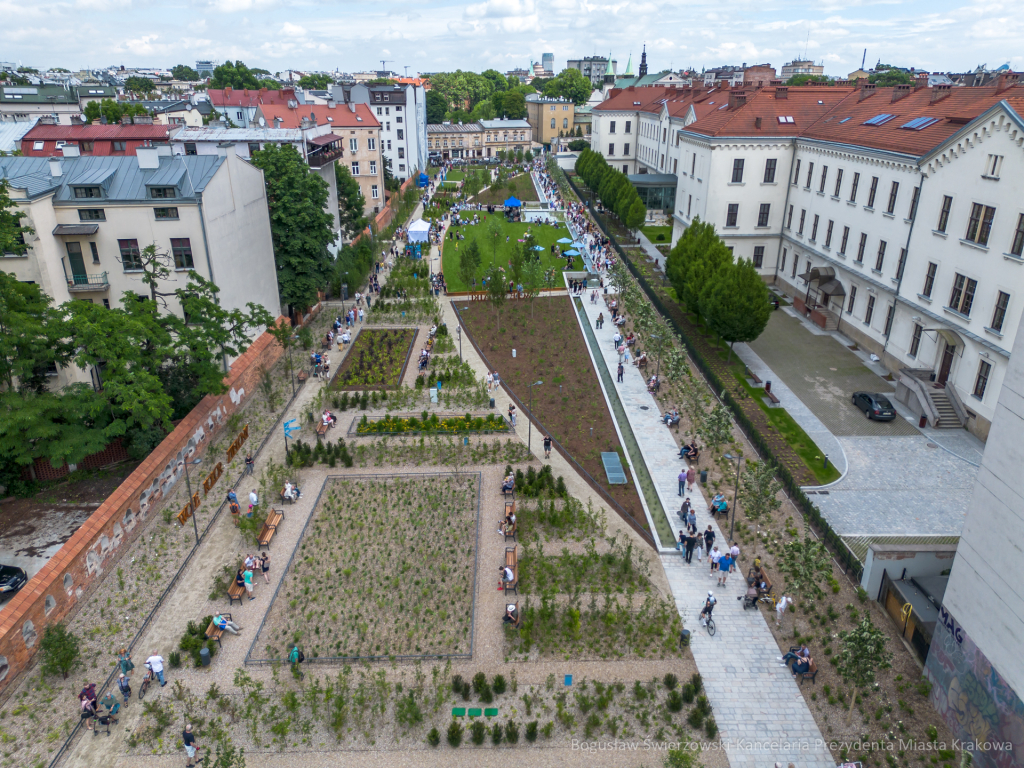 bs-230702-dji_0022.jpg-Park, Szymborska  Autor: B. Świerzowski