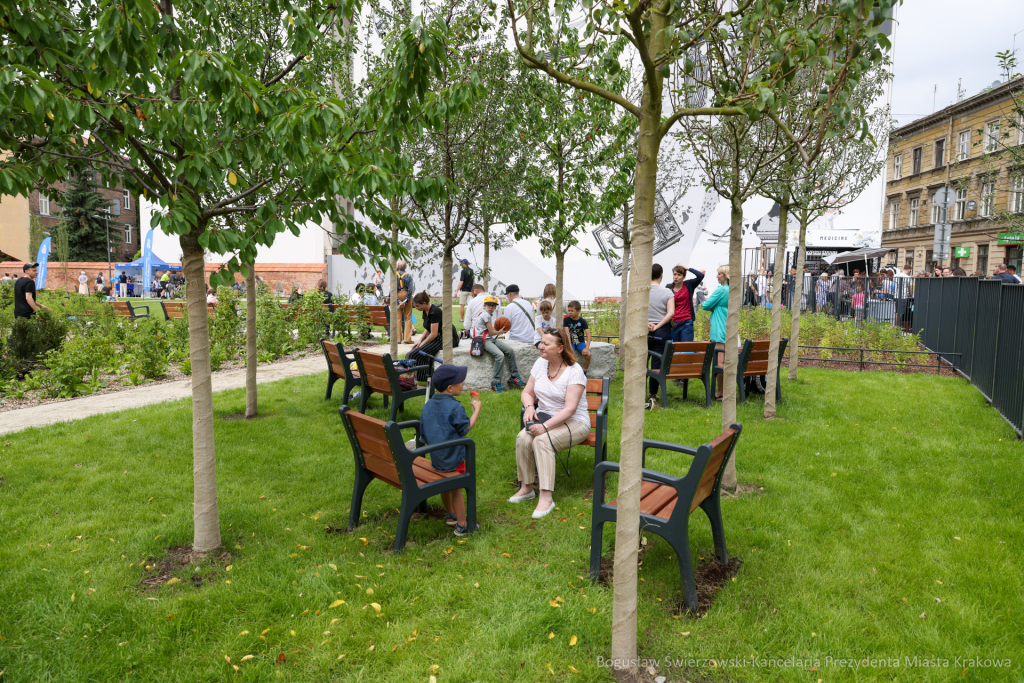 bs-230702-img_1829.jpg-Park, Szymborska  Autor: B. Świerzowski