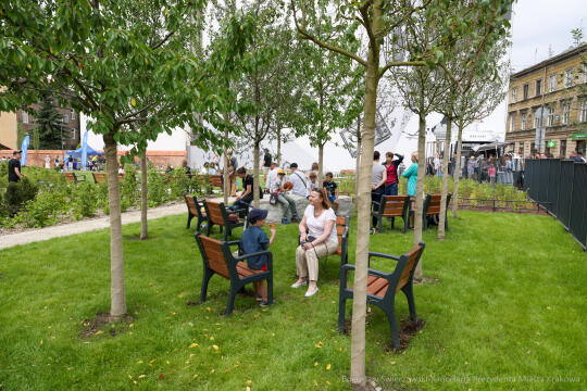 bs-230702-img_1829.jpg-Park, Szymborska