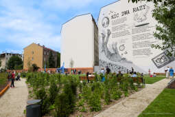 bs-230702-img_1830.jpg-Park, Szymborska