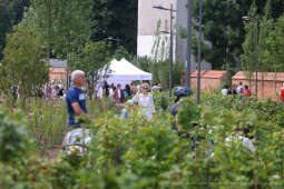 bs-230702-img_1904.jpg-Park, Szymborska