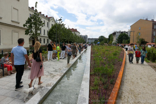 bs-230702-img_1936.jpg-Park, Szymborska