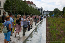 bs-230702-img_1938.jpg-Park, Szymborska