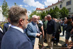 bs-230702-img_1967.jpg-Park, Szymborska