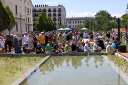 bs-230702-img_1977.jpg-Park, Szymborska