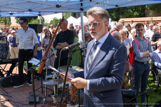 bs-230702-img_2049.jpg-Park, Szymborska