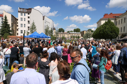 bs-230702-img_2120.jpg-Park, Szymborska