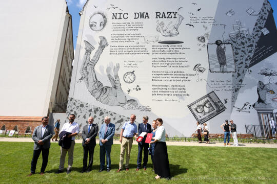 bs-230702-img_2162.jpg-Park, Szymborska