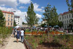 bs-230702-img_2258.jpg-Park, Szymborska