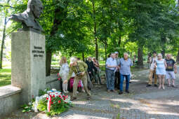 Boy-Żeleński, Planty, pomnik, kwiaty, strażnik, Janiszewska, Straż Miejska, rocznica