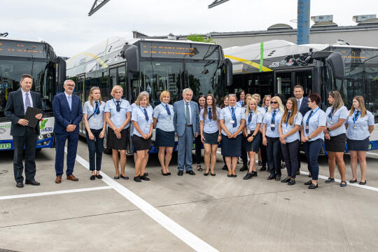 autobusy, Solaris, przekazanie, Wola Duchacka, Majchrowski, kobiety, kierowczynie