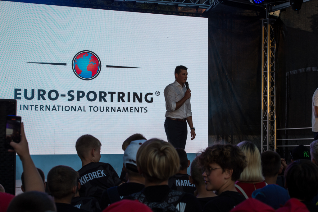 jg_230708_oto_1991.jpg-cup, kozioł  Autor: B. Świerzowski