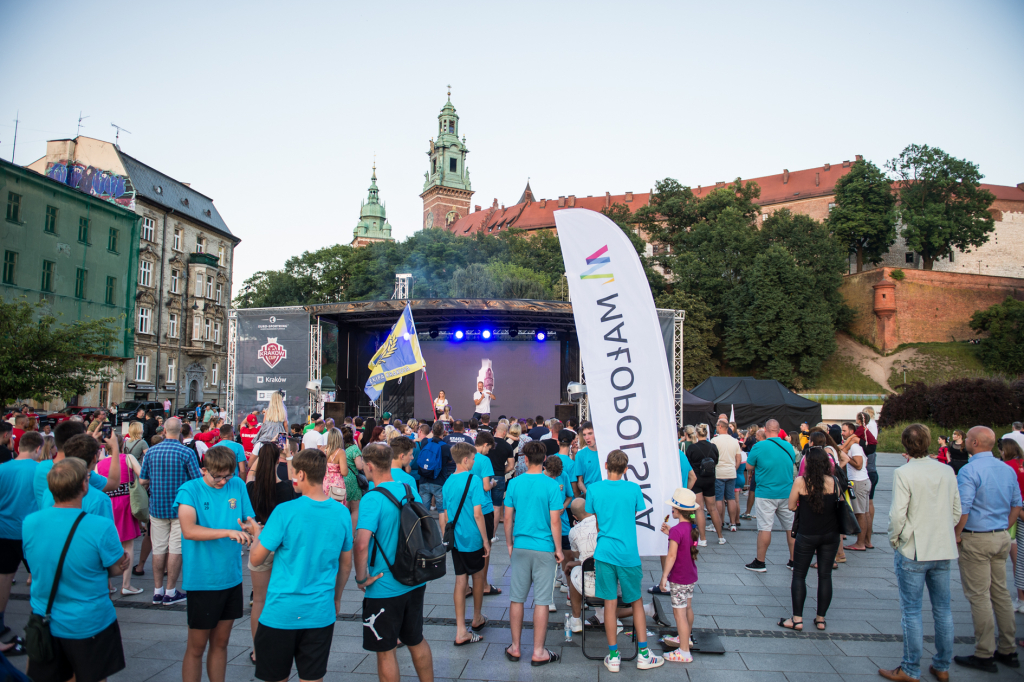 jg_230708_oto_2014.jpg-cup, kozioł  Autor: B. Świerzowski