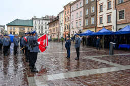 awanse,  Fryczek, Kraków, Mały Rynek, odznaczenia, pokrywa, Policja, święto policji, Nowak