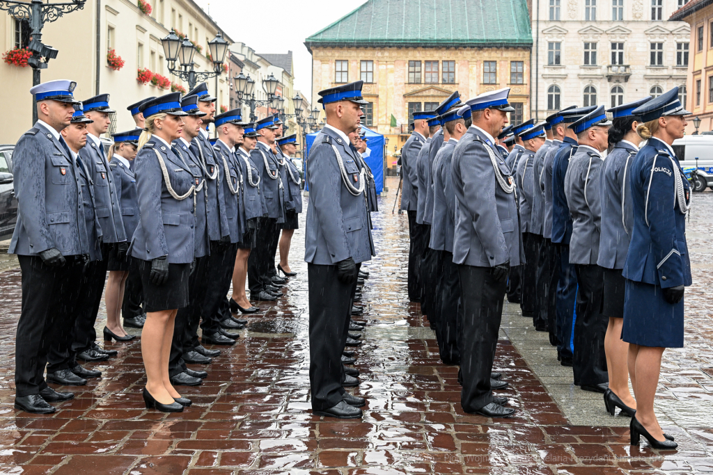 awanse,  Fryczek, Kraków, Mały Rynek, odznaczenia, pokrywa, Policja, święto policji, Nowak  Autor: P. Wojnarowski