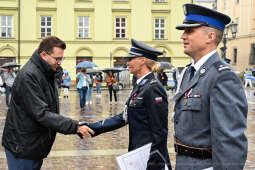 awanse,  Fryczek, Kraków, Mały Rynek, odznaczenia, pokrywa, Policja, święto policji, Nowak