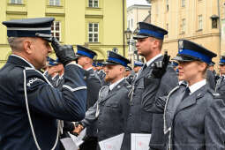 awanse,  Fryczek, Kraków, Mały Rynek, odznaczenia, pokrywa, Policja, święto policji, Nowak