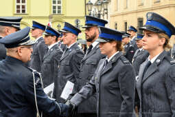 awanse,  Fryczek, Kraków, Mały Rynek, odznaczenia, pokrywa, Policja, święto policji, Nowak