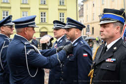 awanse,  Fryczek, Kraków, Mały Rynek, odznaczenia, pokrywa, Policja, święto policji, Nowak