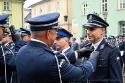 awanse,  Fryczek, Kraków, Mały Rynek, odznaczenia, pokrywa, Policja, święto policji, Nowak