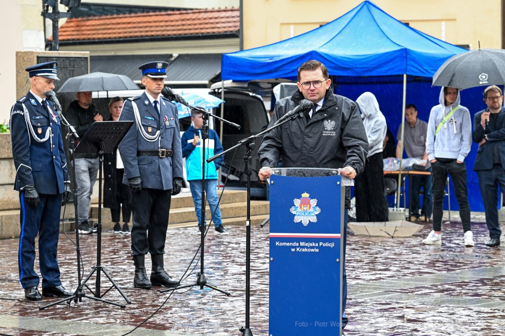 awanse,  Fryczek, Kraków, Mały Rynek, odznaczenia, pokrywa, Policja, święto policji, Nowak  Autor: P. Wojnarowski