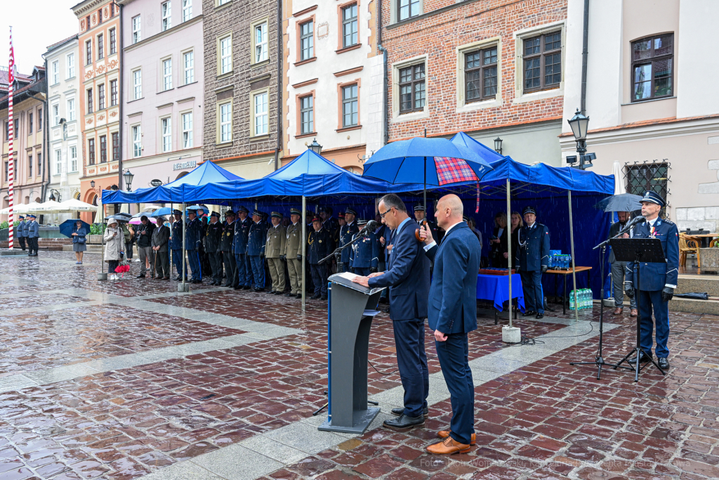 awanse,  Fryczek, Kraków, Mały Rynek, odznaczenia, pokrywa, Policja, święto policji, Nowak  Autor: P. Wojnarowski