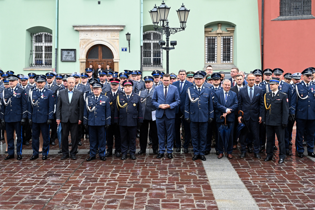 awanse,  Fryczek, Kraków, Mały Rynek, odznaczenia, pokrywa, Policja, święto policji, Nowak  Autor: P. Wojnarowski