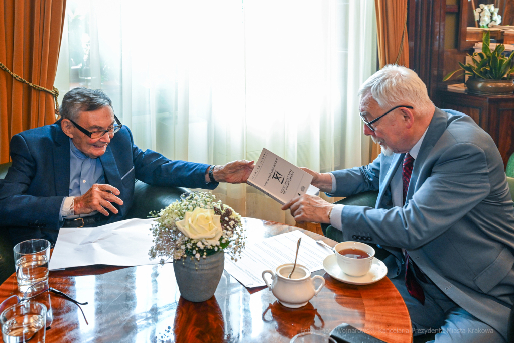 Marian, Turski, Medal za mądrość obywatelską, Zachwatowicz, Jasiński, Majchrowski, wręczenie,   Autor: P. Wojnarowski