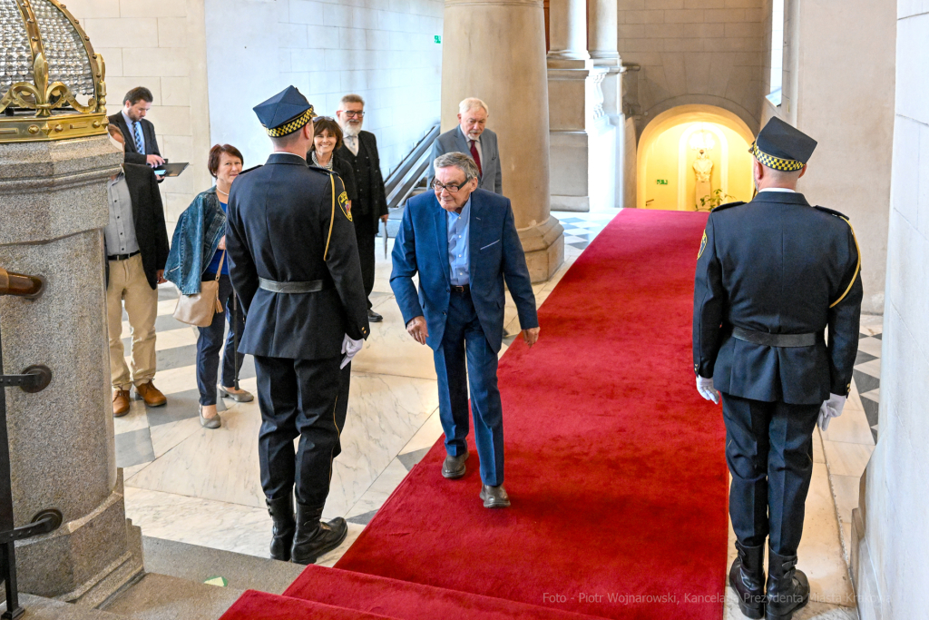 Marian, Turski, Medal za mądrość obywatelską, Zachwatowicz, Jasiński, Majchrowski, wręczenie,   Autor: P. Wojnarowski