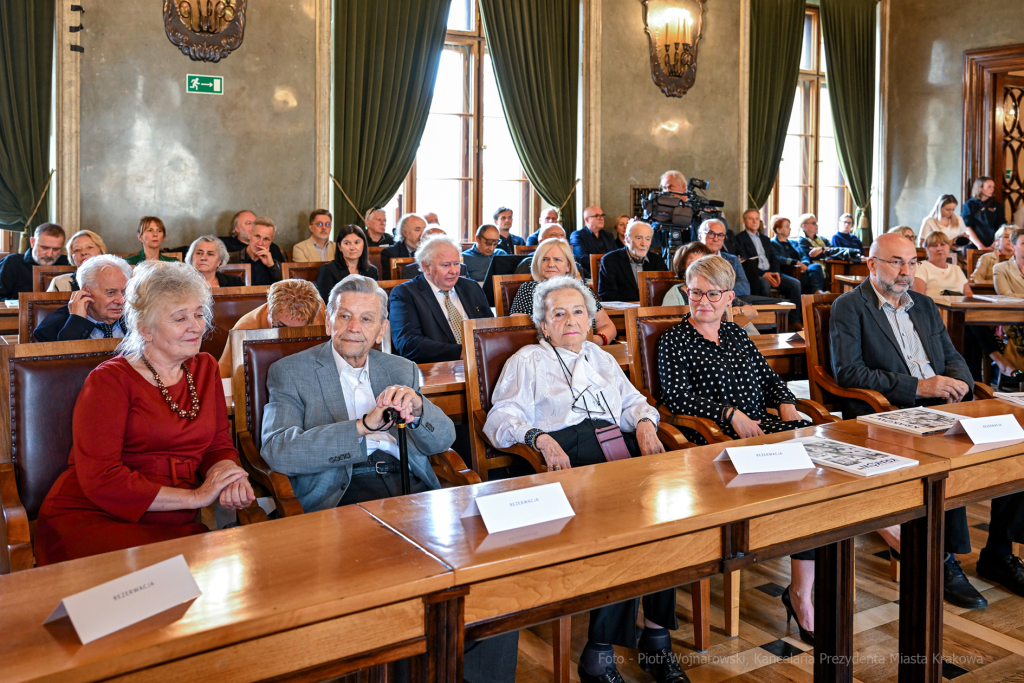 Marian, Turski, Medal za mądrość obywatelską, Zachwatowicz, Jasiński, Majchrowski, wręczenie,   Autor: P. Wojnarowski