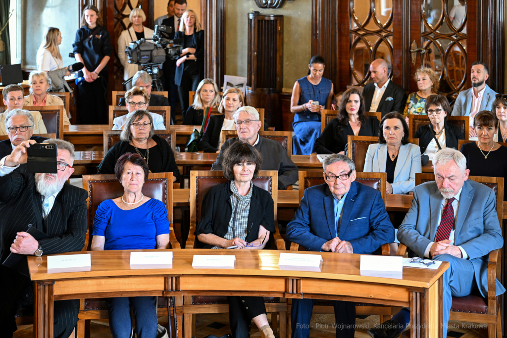 Marian, Turski, Medal za mądrość obywatelską, Zachwatowicz, Jasiński, Majchrowski, wręczenie,   Autor: P. Wojnarowski